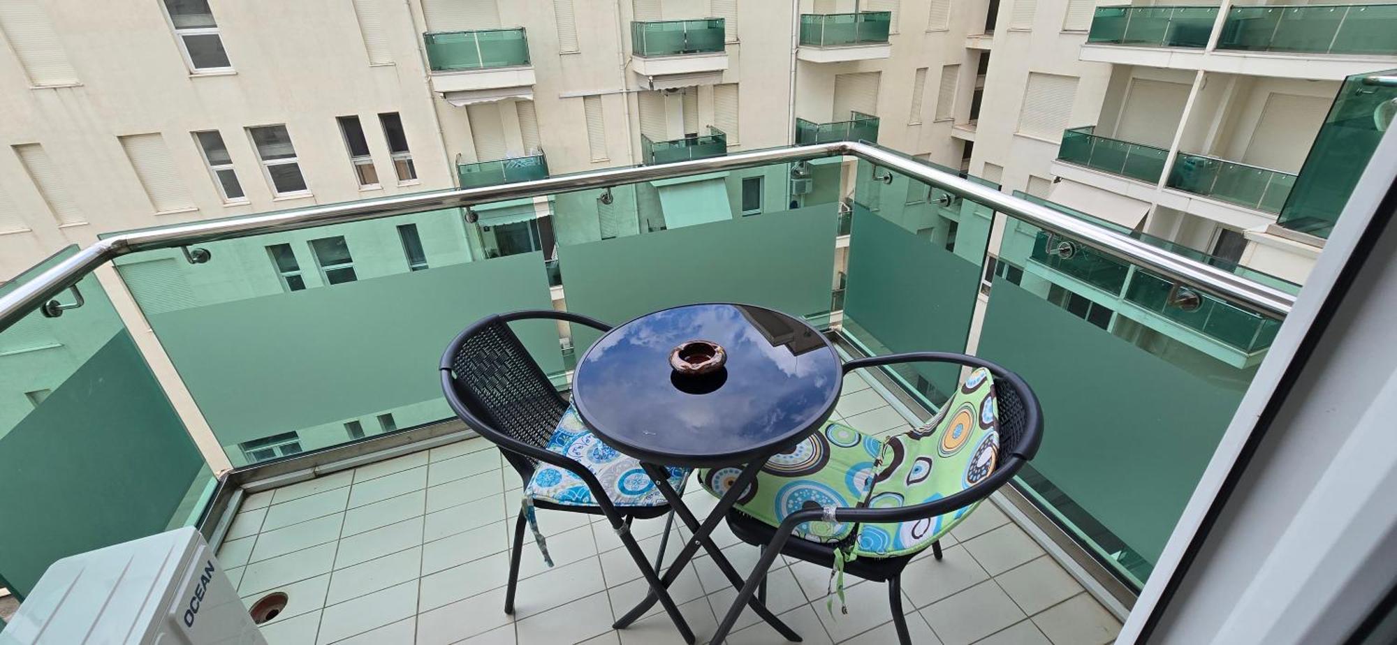 Me Qera Lungomare Mari Apartamento